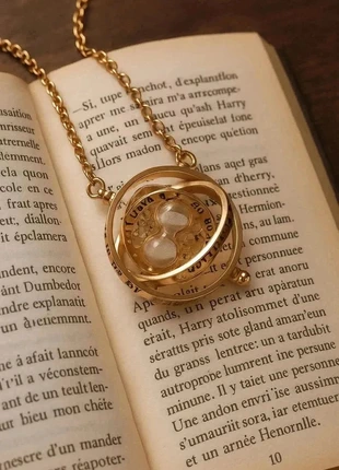 Collier Pendentif Chaine dorée Retourneur de Temps Grand Sablier Beige Rotatif 360 Harry Potter, marque: Harry Potter, état: Très bon état, 7,97 €, 9,07 € Protection acheteurs incluse