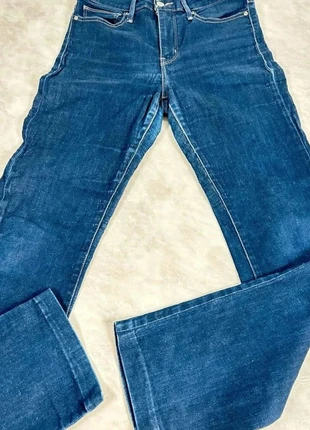 Jean Levi’s Slimming Straight – coupe droite affinante (femme) Taille 38 Code 18N, marque: Levi's, état: Bon état, taille: M / 38 / 10, 16,00 €, 17,50 € Protection acheteurs (Pro) incluse