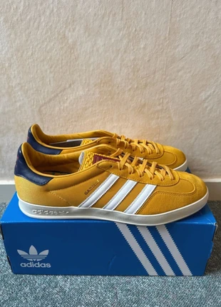 Adidas gazelle indoor preloved yellow maat 45 nieuw, brand: adidas, condizioni: Nuovo con cartellino, taglia: 45, €55.00, €58.45 include la Protezione acquisti