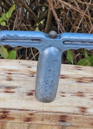 Bouchonneuse, brand: sansnom., condition: Good, €17.00, €18.55 includes Buyer Protection