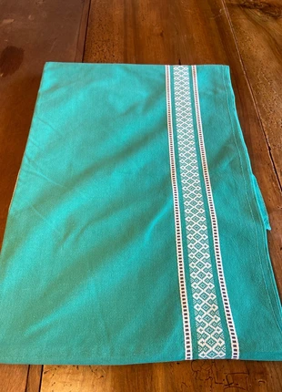 Nappe coton vert émeraude motif tissé 170x140 cm, staat: Heel goed, € 8,00, € 9,10 inclusief Kopersbescherming