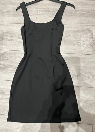 Robe noir, marque: Pull & Bear, état: Neuf sans étiquette, taille: XS / 34 / 6, 4,00 €, 4,90 € Protection acheteurs incluse