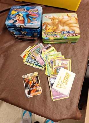 Cartes pokemon + Lot 2 boîtes vides, marke: Pokémon, zustand: Sehr gut, 5,00 €, 5,95 € inklusive Vinted-Käuferschutz