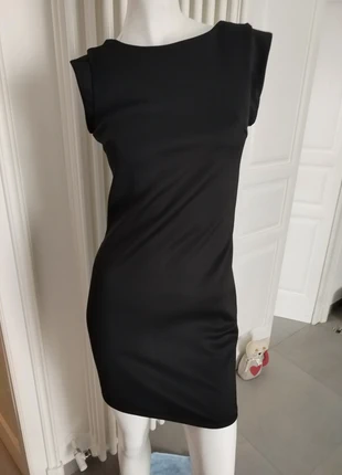 Abito nero Yuko Hayate aderente elegante Tubino minimal, brand: Zara, condizioni: Ottime, taglia: S / IT 40 / EU 36, €15.00, €16.45 include la Protezione acquisti