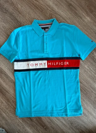 Tommy hilfiger polo, merk: Tommy Hilfiger, staat: Heel goed, maat: 12 jaar / 152 cm, € 10,00, € 11,20 inclusief Kopersbescherming