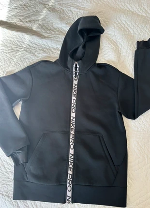 Chaqueta Nike M, marca: Nike, estado: Muy bueno, tamaño: M, 33,00 €, 34,65 € Protección al comprador incluida