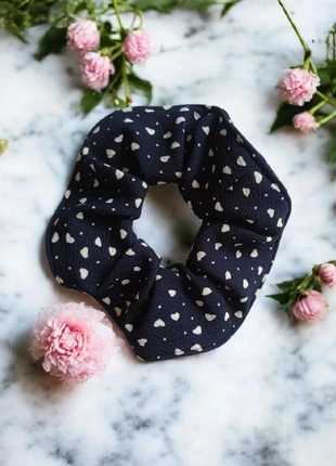 Chouchou bleu à cœurs blancs – Fait main, marca: Creazen, estado: Nuevo con etiquetas, 9,00 €, 10,15 € Protección al comprador incluida