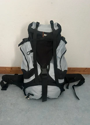 sac de randonnée unisexe Quechua Forclaz 60L Lady, marke: Quechua, zustand: Sehr gut, 44,00 €, 46,90 € inklusive Vinted-Käuferschutz