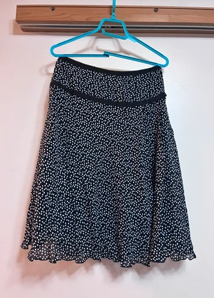 Jupe plissée mi-longue noire à pois – Camaïeu – Taille 38, marque: Camaïeu, état: Très bon état, taille: M / 38 / 10, 4,00 €, 4,90 € Protection acheteurs incluse