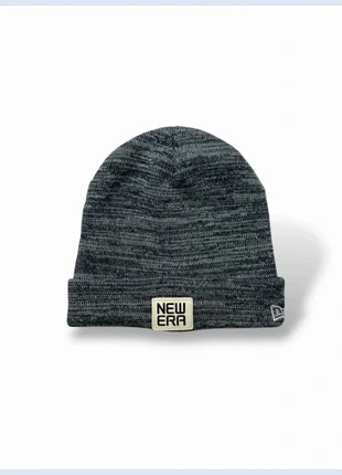 Bonnet New Era gris chiné en maille épaisse, merk: New Era, staat: Heel goed, maat: Universele maat, € 10,00, € 11,20 inclusief Kopersbescherming Pro