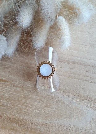 Bague ajustable soleil en acier inoxydable doré et nacre, marque: ZAG, état: Neuf sans étiquette, taille: Ajustable, 12,00 €, 13,30 € Protection acheteurs (Pro) incluse