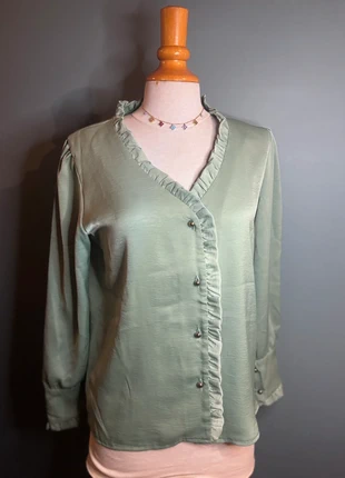 🩵 Chemise vintage à volants vert d’eau, brand: Vintage Dressing, condition: Very good, size: S / 36 / 8, €12.00, €13.30 includes Buyer Protection