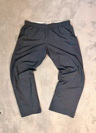 Nike trackpants y2k baggy fit, merk: Nike, staat: Heel goed, maat: L, € 19,00, € 20,65 inclusief Kopersbescherming