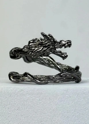 Bague Dragon Noir Enroulé Ajustable, marque: CHROME, état: Très bon état, taille: Ajustable, 12,00 €, 13,30 € Protection acheteurs (Pro) incluse