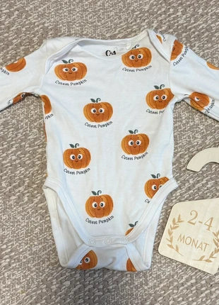 Kürbis Langarmbody, merk: C&A, staat: Heel goed, maat: 3-6 maanden / 62 cm, € 1,50, € 2,28 inclusief Kopersbescherming