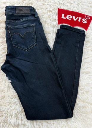 Jean Lévi’s Bold Curv W26 FR36. L1465, merk: Levi's, staat: Heel goed, maat: S / 36 / 8, € 21,00, € 22,75 inclusief Kopersbescherming Pro