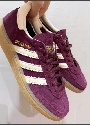 Coleção de Decorações e Presentes de Natal da Adidas, marque: adidas, état: Neuf avec étiquette, taille: 42, 45,00 €, 47,95 € Protection acheteurs incluse