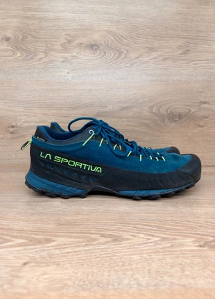 Chaussures de Randonnée / Marche La Sportiva TX4 GTX bleu et Noire Homme Taille 44, marque: La Sportiva, état: Très bon état, taille: 44, 86,00 €, 91,00 € Protection acheteurs (Pro) incluse