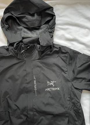 Arc’teryx jacket Alpha SV Gore tex Black Size M, marca: Arc'teryx, estado: Novo sem etiquetas, tamanho: M, €85.00, €89.95 inclui Proteção do Comprador