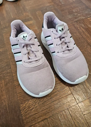 Playeras adidas, merk: adidas, staat: Heel goed, maat: 27, € 10,00, € 11,20 inclusief Kopersbescherming