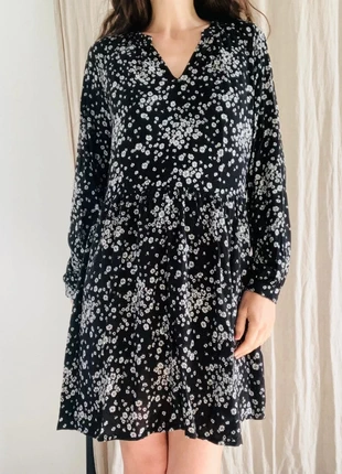 Robe noire à fleurs blanches - Taille 44, marque: Jaminni&Cie, état: Très bon état, taille: XXL / 44 / 16, 15,00 €, 16,45 € Protection acheteurs (Pro) incluse