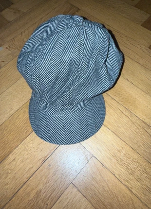 Gavroche grise, zustand: Sehr gut, größe: Einheitsgröße, 3,50 €, 4,38 € inklusive Vinted-Käuferschutz