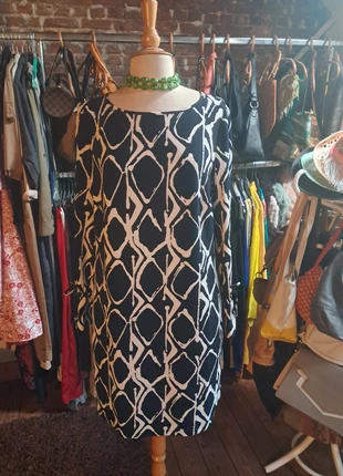 Middellange jurk van Robelégére (Betty Barclay group) met speelse manchetten, marque: Betty Barclay, état: Très bon état, taille: M / 38 / 10, 10,00 €, 11,20 € Protection acheteurs incluse