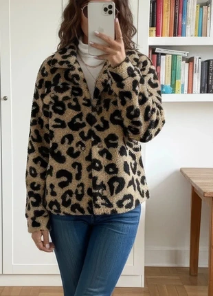 Veste courte légère en fausse fourrure léopard zippée Taille S, marke: Fauveza, zustand: Sehr gut, größe: S / 36 / 8, 44,90 €, 47,85 € inklusive Vinted-Käuferschutz