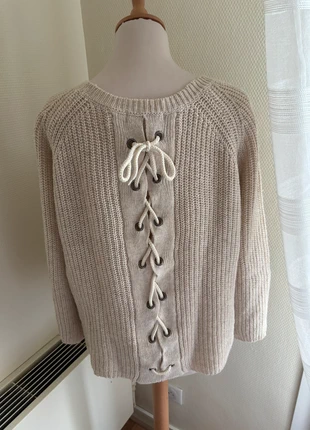 Pull beige lacet au dos, marque: Softy, état: Très bon état, taille: M / 38 / 10, 5,00 €, 5,95 € Protection acheteurs incluse