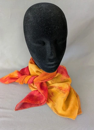 Foulard Pier Olivier Paris rouge & orange – carré 86×86 cm, marke: Pier Olivier, zustand: Sehr gut, 10,00 €, 11,20 € beinhaltet Vinted-Käuferschutz Pro