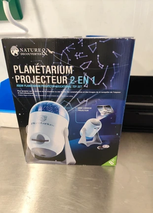 Planétarium projecteur, marque: Nature & Decouvertes, état: Très bon état, taille: 8 ans / 128 cm, 10,00 €, 11,20 € Protection acheteurs incluse