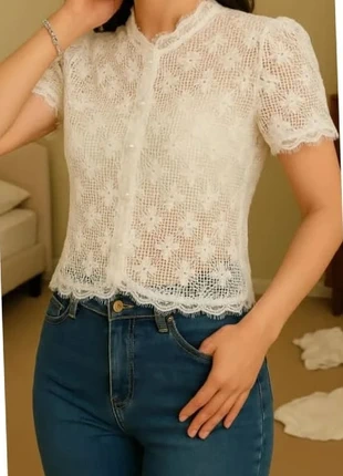 Blouse dentelle blanche élégante à boutons perles, brand: Livia, condition: Very good, size: S / 36 / 8, €23.99, €25.89 includes Buyer Protection Pro