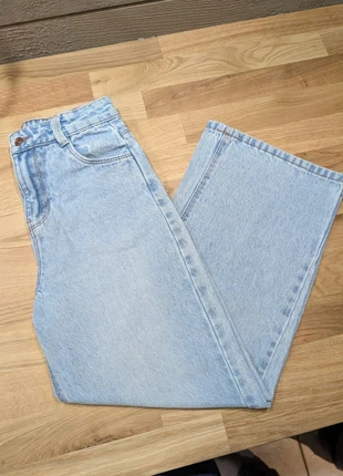 Jean bleu claire 10ans, brand: Gémo, condizioni: Buone, taglia: 10 anni / 140 cm, €5.00, €5.95 include la Protezione acquisti