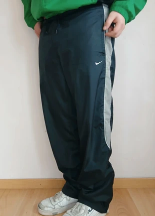 Trackpant Nike vintage taille M Homme - Coupe Large, brand: Nike, condition: Very good, size: M, €27.00, €29.05 includes Buyer Protection Pro