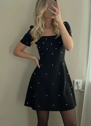 Robe courte noire col carré avec manches bouffantes – Perles, brand: Lunéa Paris, condizioni: Nuovo senza cartellino, taglia: M / IT 42 / EU 38, €29.00, €31.15 include la Protezione acquisti