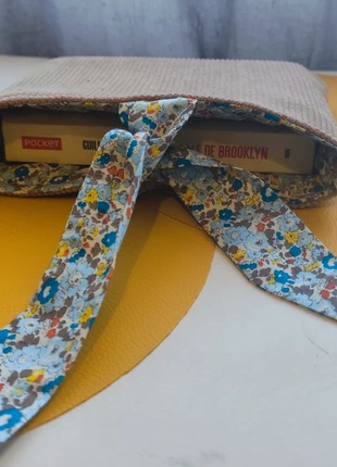 Pochette à livres petit format, marca: Fait Main, estado: Novo com etiquetas, €7.00, €8.05 inclui Proteção do Comprador Pro
