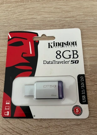 Memoria USB 8Gb - Kingston, brand: Kingston, condizioni: Nuovo con cartellino, €1.50, €2.28 include la Protezione acquisti