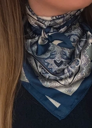 foulard, marke: Boutique indépendante, zustand: Neu, 10,00 €, 11,20 € inklusive Vinted-Käuferschutz