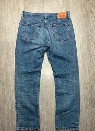 Jean Levi’s 541 – Coupe droite – W34 L32 – Très bon état, merk: Levi's, staat: Heel goed, maat: XL / 42 / 14, € 25,00, € 26,95 inclusief Kopersbescherming