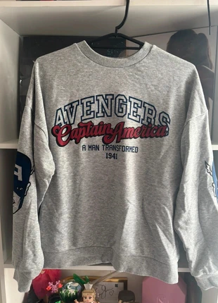 Pull Marvel Captain America, merk: Marvel, staat: Nieuw zonder prijskaartje, maat: 12 jaar / 152 cm, € 2,50, € 3,33 inclusief Kopersbescherming