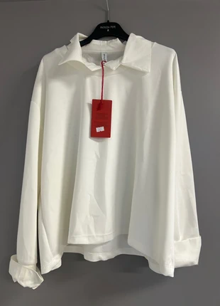 Pull blanc avec col chemise, staat: Nieuw met prijskaartje, maat: Universele maat, € 6,00, € 7,00 inclusief Kopersbescherming