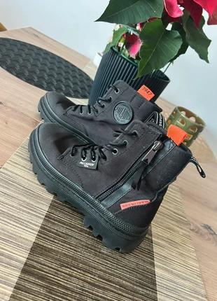 Botte palladium revolt noir très bon état, marque: Palladium, état: Très bon état, taille: 37, 65,00 €, 68,95 € Protection acheteurs incluse