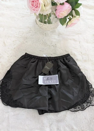 Short satin noir C&City Taille M Finitions dentelle florale chic, brand: Noir, condition: New with tags, size: M / 38 / 10, €12.00, €13.30 includes Buyer Protection Pro