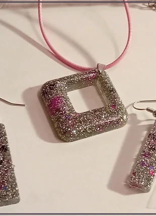 🎉🎄Parure de bijoux boucles d'oreilles et collier pendentif pailleté creation unique fait main, marke: Maman la beaute, zustand: Neu, 12,50 €, 13,83 € inklusive Vinted-Käuferschutz