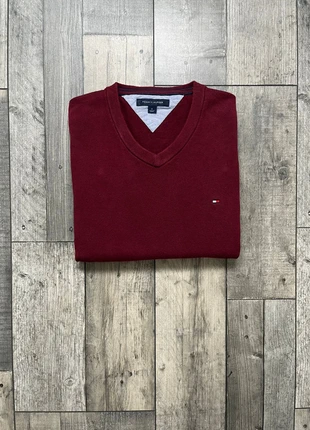 Pull Tommy Hilfiger col V | Taille M | Bordeaux logo brodé, marke: Tommy Hilfiger, zustand: Sehr gut, größe: M, 20,00 €, 21,70 € inklusive Vinted-Käuferschutz