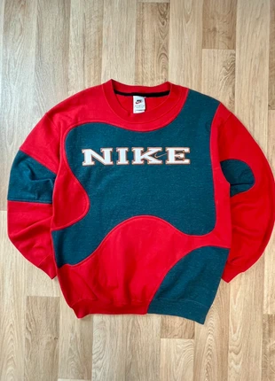 Sweat-shirt Nike Rouge & Noir avec Big Logo Blanc Nike et Swoosh or brodé - taille L, brand: Nike, condition: New without tags, size: L, €35.00, €37.45 includes Buyer Protection