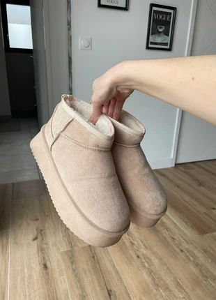 Chaussures beiges, état: Très bon état, taille: 37, 10,00 €, 11,20 € Protection acheteurs incluse