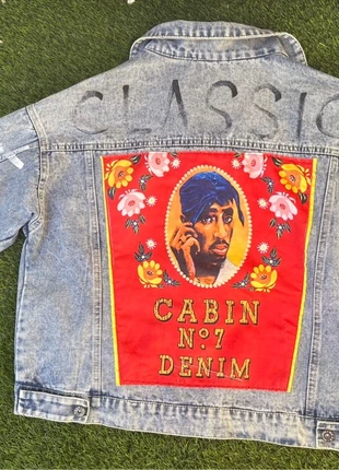 Chaqueta Vaquera Oversize Personalizada (Customizada) Estilo Urbano con Parche Tupac Shakur, marque: Vintage Dressing, état: Très bon état, taille: L / 40 / 12, 25,00 €, 26,95 € Protection acheteurs incluse