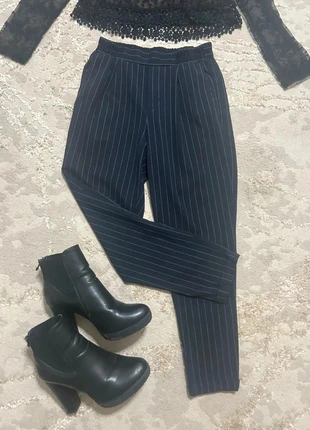 Pantalon à rayures, brand: Bershka, condizioni: Ottime, taglia: XS / IT 38 / EU 34, €4.00, €4.90 include la Protezione acquisti