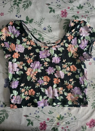 Crop top Forever 21 noir à fleurs femme parfait pour l’été, brand: Forever 21, condition: Very good, size: One size, €3.00, €3.85 includes Buyer Protection